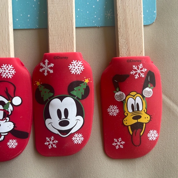 Disney NWT Four Piece Christmas Spatula Set - Picture 6 of 8